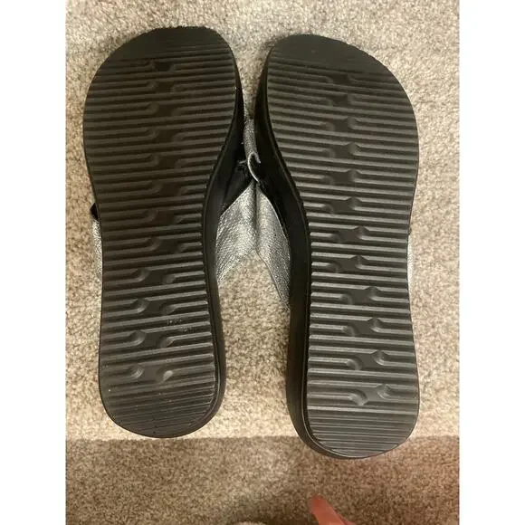 NWOT Yellow Box Silver Burke Wedge Thong Rhinestone Sandal, 9.5 - Picture 5 of 7